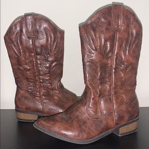 Candies! Kohl’s. Cowgirl boots size 5